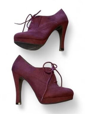 Fioni Burgundy Suede Lace-Up Platform Heels